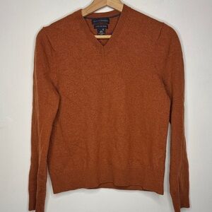 Banana Republic 100 merino wool size L
V neck sweater